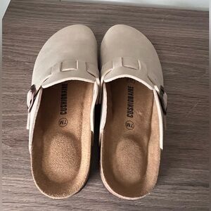 Cushionaire Stone Slip-On Clogs